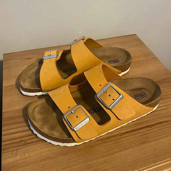 Birkenstock Shoes - Birkenstock Arizona Soft Footbed Apricot Nubuck Size US 4-4.5 EU 35
